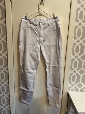 1XL Encore Jeans White High-Rise Denim Pants with a bit of stretch